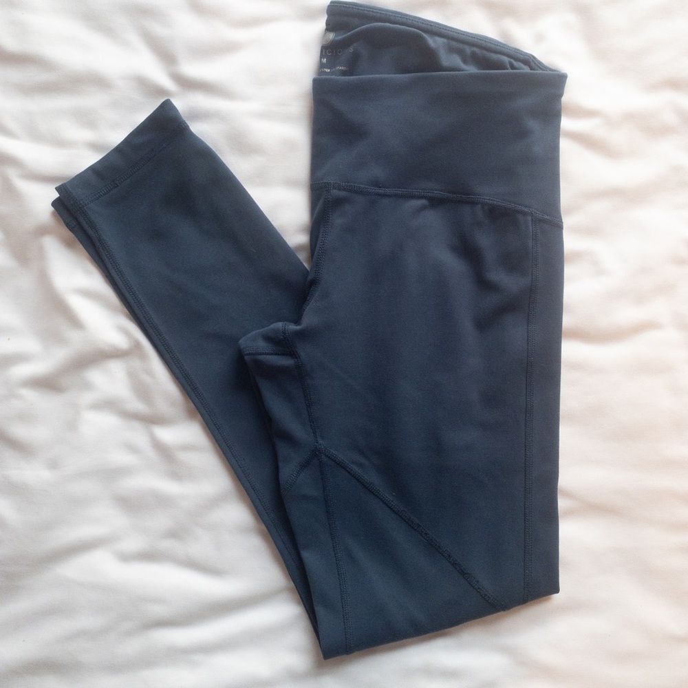 Navy Yogalicious leggings M
